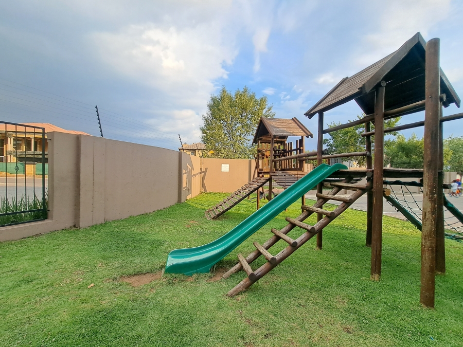 2 Bedroom Property for Sale in Helderwyk Gauteng