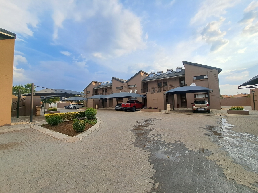 2 Bedroom Property for Sale in Helderwyk Gauteng
