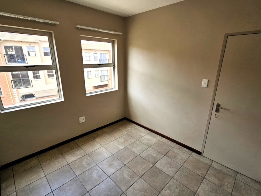 To Let 2 Bedroom Property for Rent in Kosmosdal Gauteng