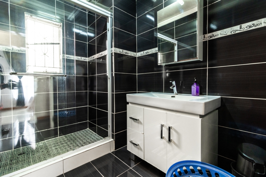 3 Bedroom Property for Sale in Lenasia South Gauteng