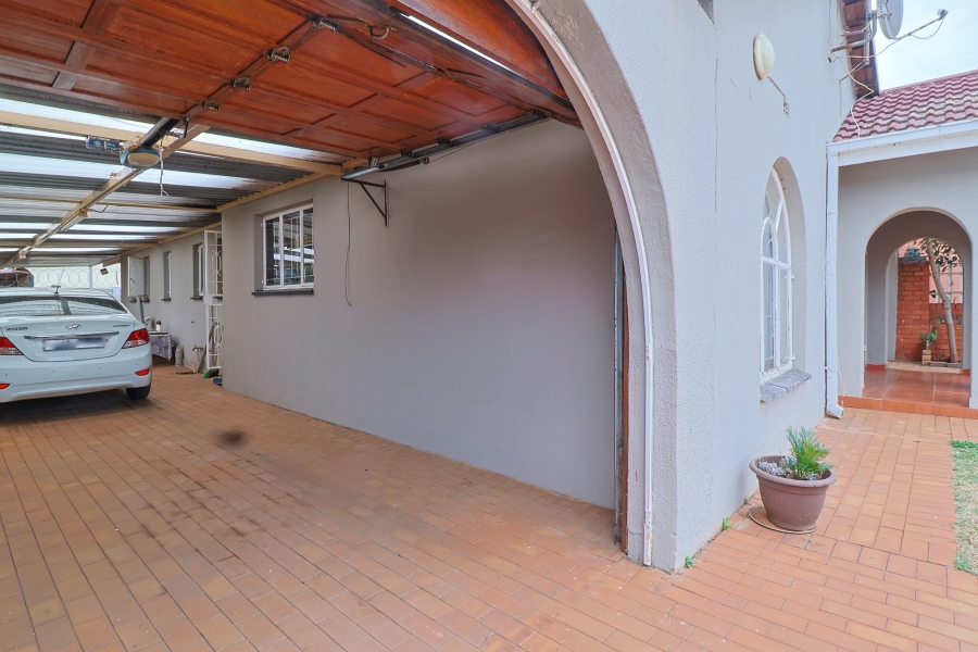 3 Bedroom Property for Sale in Lenasia South Gauteng