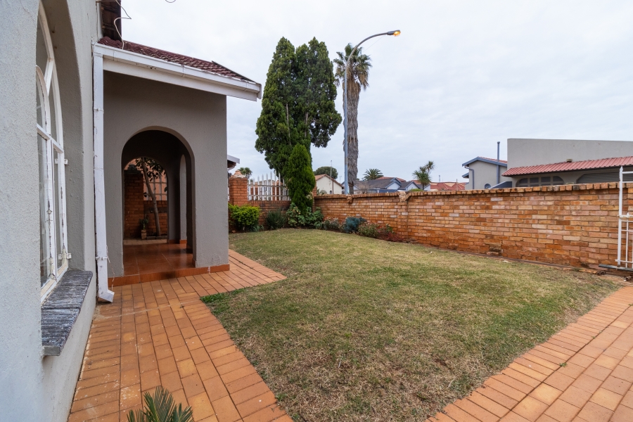 3 Bedroom Property for Sale in Lenasia South Gauteng