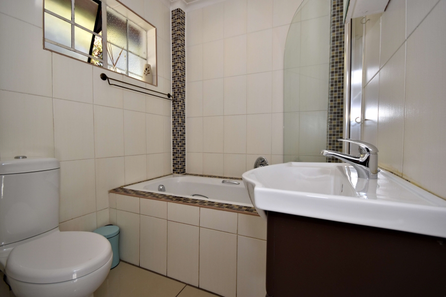 3 Bedroom Property for Sale in Bloubosrand Gauteng