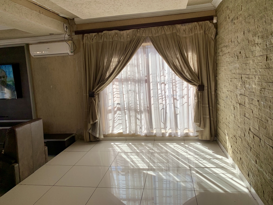 To Let 3 Bedroom Property for Rent in Birch Acres Gauteng