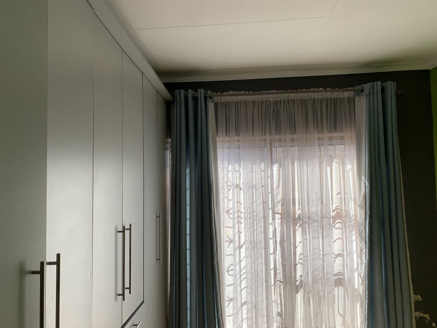 To Let 3 Bedroom Property for Rent in Birch Acres Gauteng