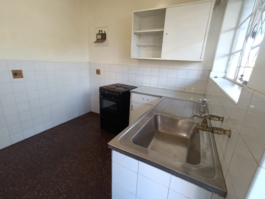 To Let 1 Bedroom Property for Rent in Emmarentia Gauteng