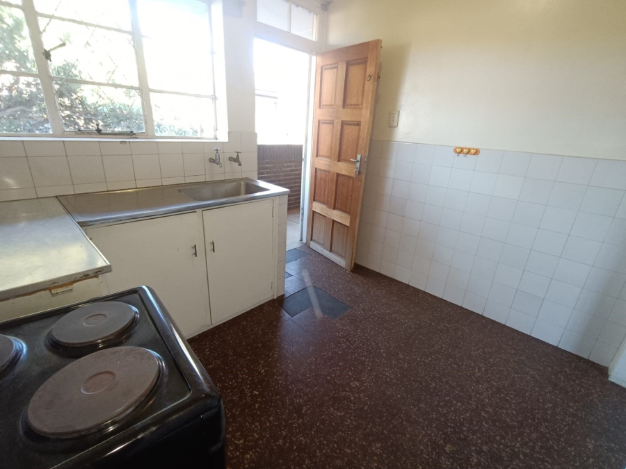 To Let 1 Bedroom Property for Rent in Emmarentia Gauteng