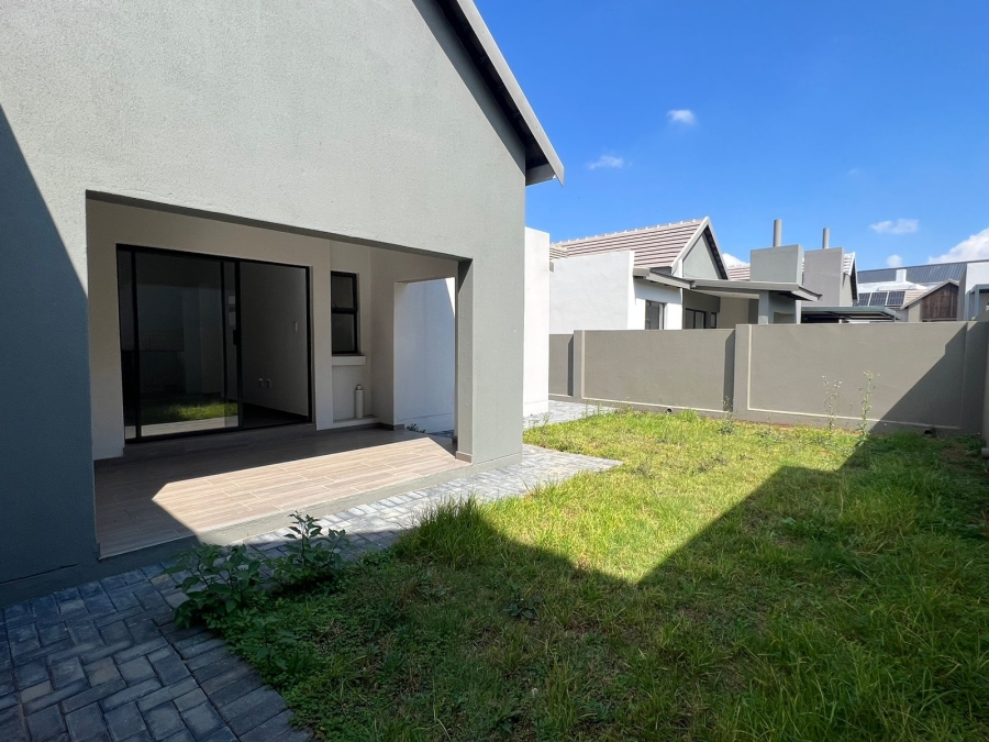 To Let 2 Bedroom Property for Rent in Glen Marais Gauteng
