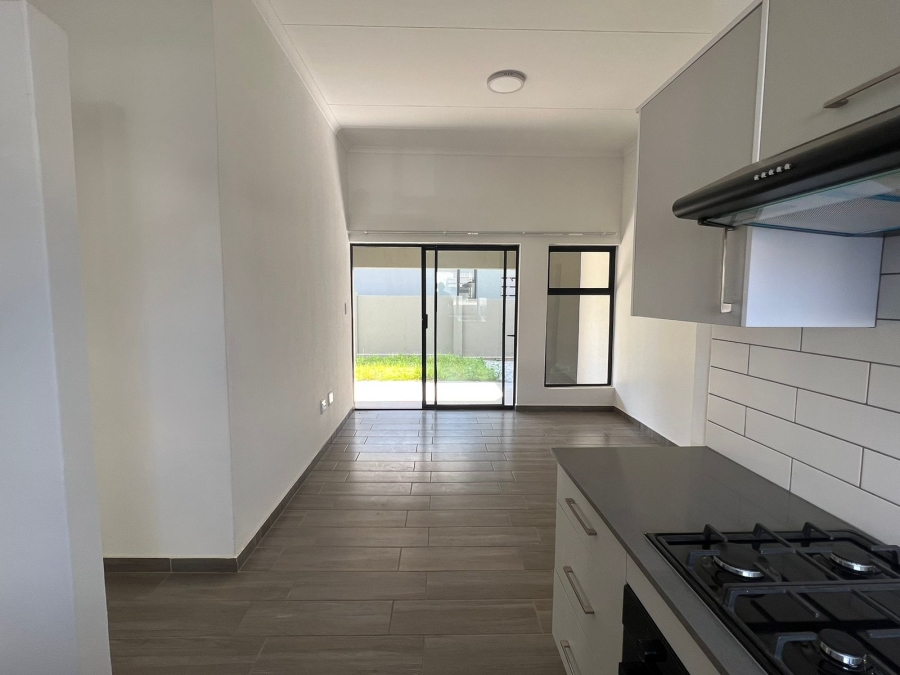 To Let 2 Bedroom Property for Rent in Glen Marais Gauteng