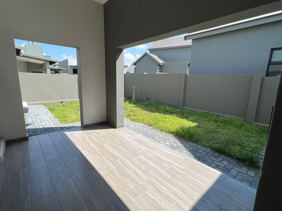 To Let 2 Bedroom Property for Rent in Glen Marais Gauteng