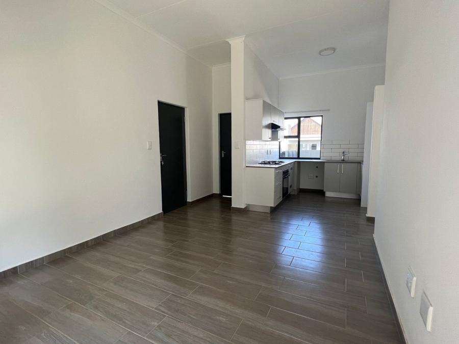 To Let 2 Bedroom Property for Rent in Glen Marais Gauteng
