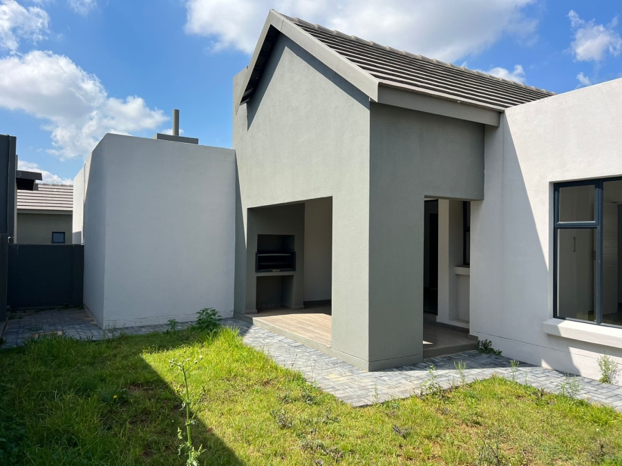 To Let 2 Bedroom Property for Rent in Glen Marais Gauteng