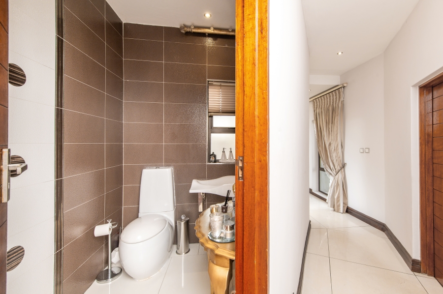 5 Bedroom Property for Sale in Savannah Hills Estate Gauteng