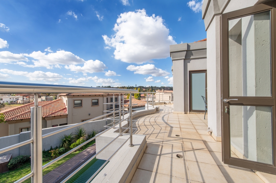 5 Bedroom Property for Sale in Savannah Hills Estate Gauteng