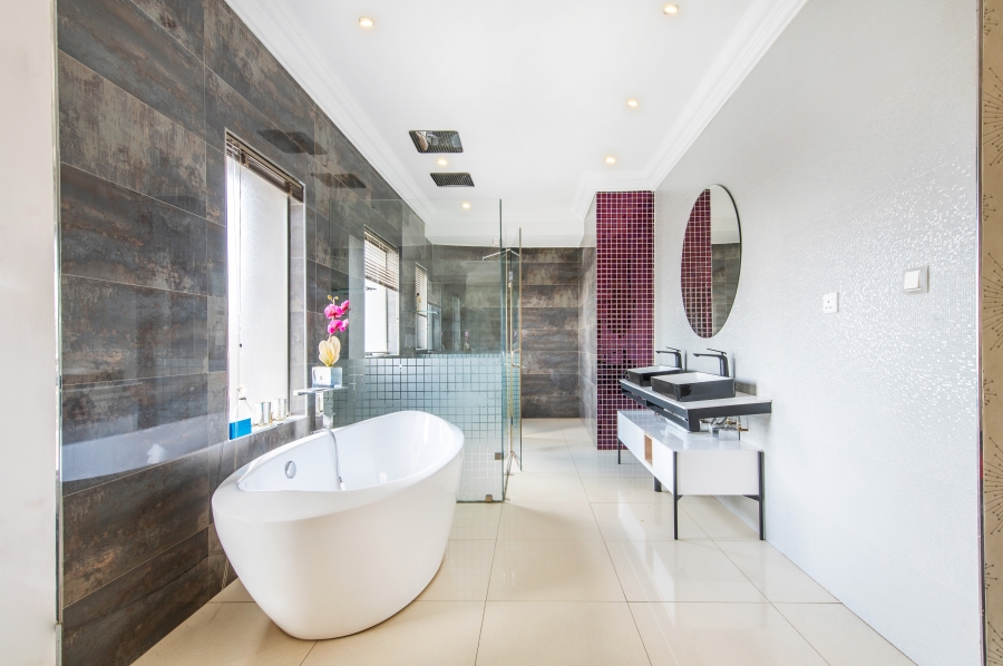 5 Bedroom Property for Sale in Savannah Hills Estate Gauteng