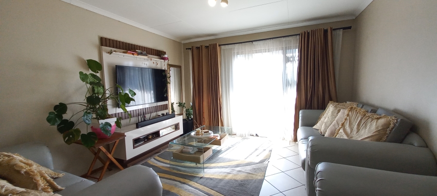 2 Bedroom Property for Sale in Willowbrook Gauteng