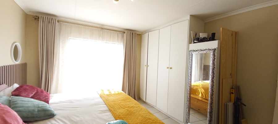 2 Bedroom Property for Sale in Willowbrook Gauteng