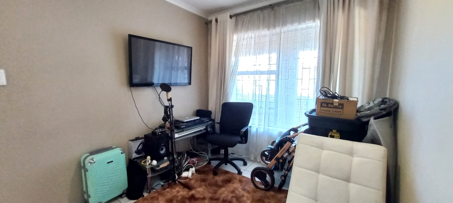 2 Bedroom Property for Sale in Willowbrook Gauteng