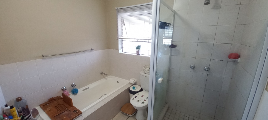 2 Bedroom Property for Sale in Willowbrook Gauteng