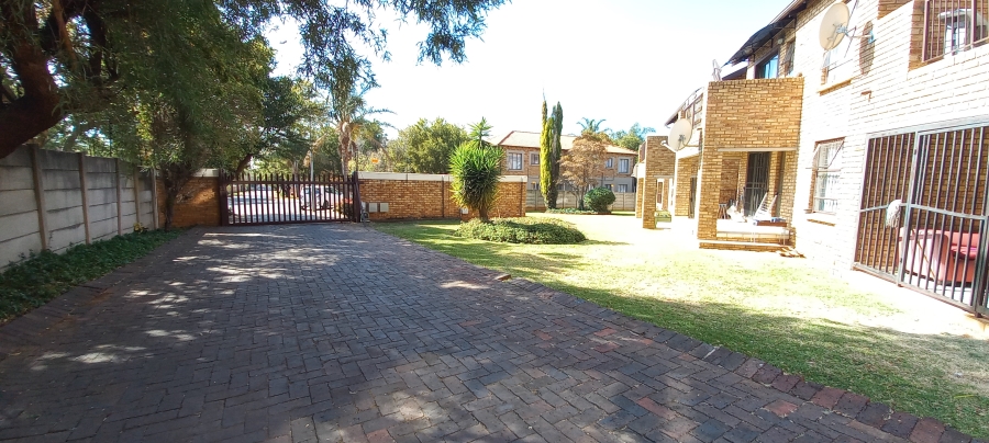 2 Bedroom Property for Sale in Willowbrook Gauteng