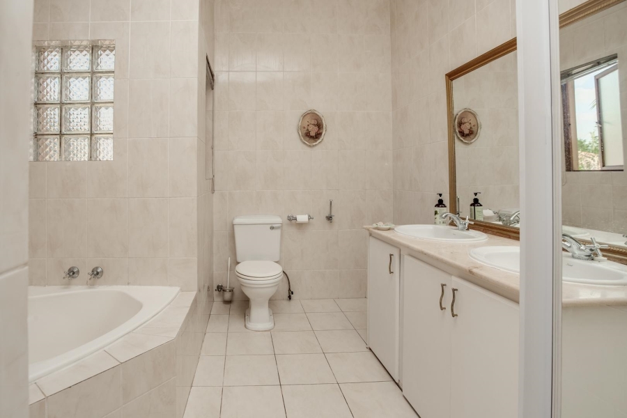 3 Bedroom Property for Sale in Beverley Gauteng