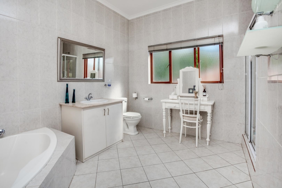 3 Bedroom Property for Sale in Beverley Gauteng