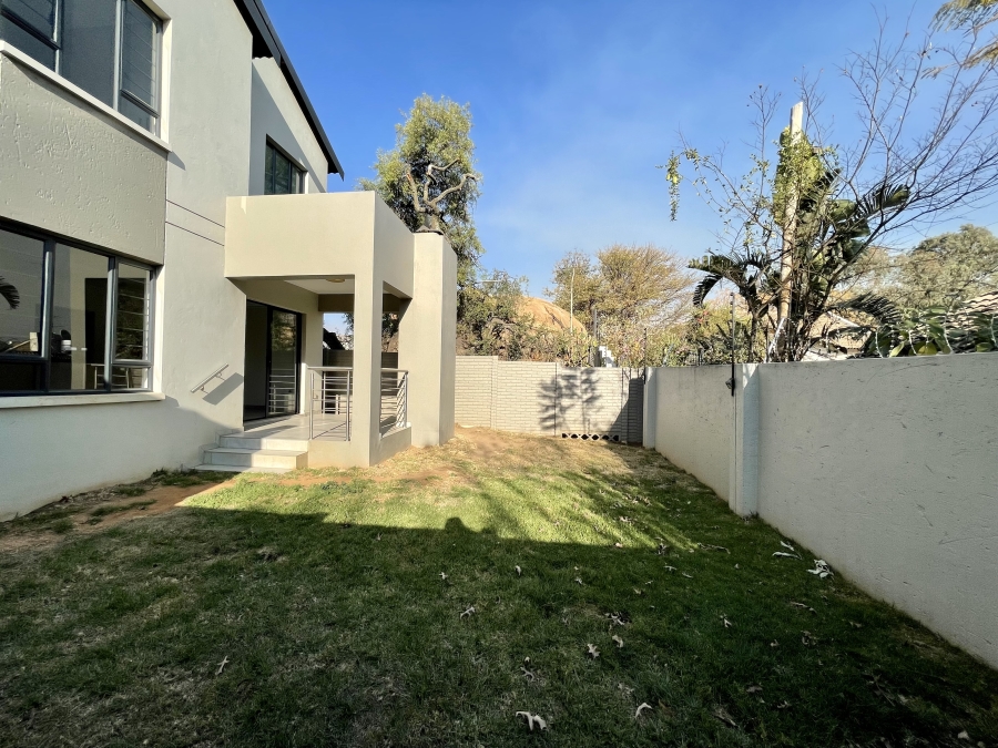 To Let 3 Bedroom Property for Rent in Fourways Gauteng