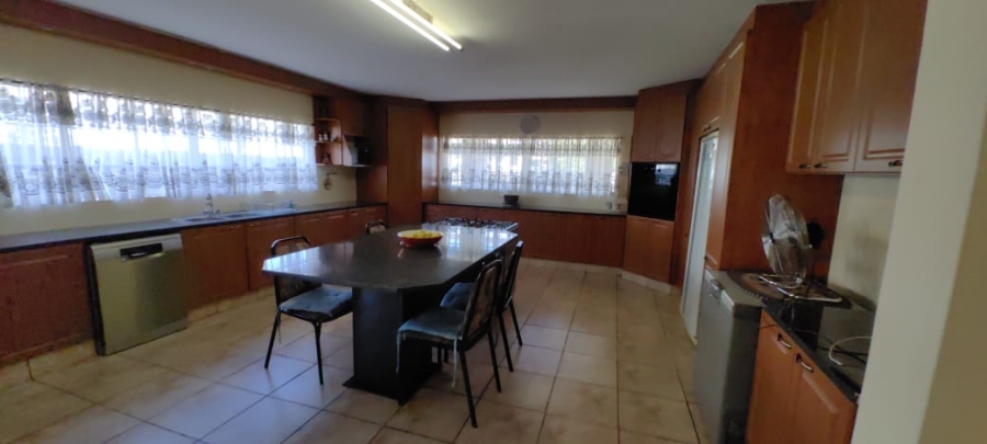 6 Bedroom Property for Sale in Witpoortjie Gauteng