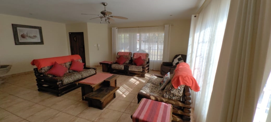 6 Bedroom Property for Sale in Witpoortjie Gauteng
