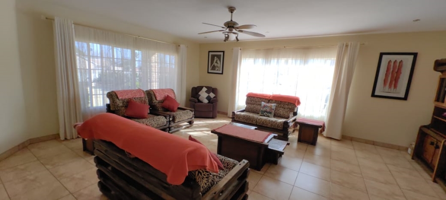 6 Bedroom Property for Sale in Witpoortjie Gauteng