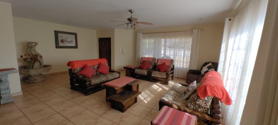 6 Bedroom Property for Sale in Witpoortjie Gauteng