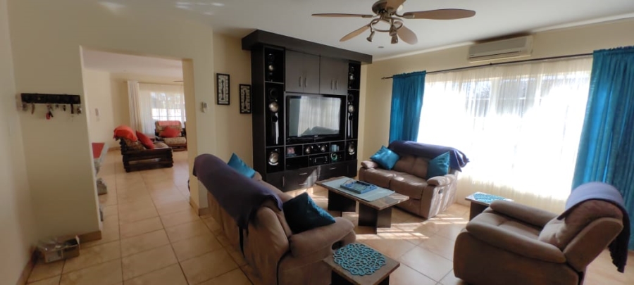 6 Bedroom Property for Sale in Witpoortjie Gauteng