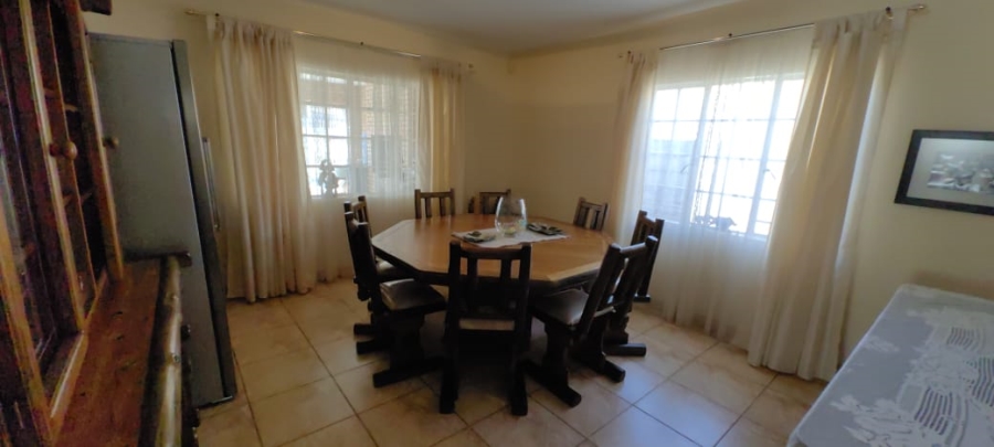 6 Bedroom Property for Sale in Witpoortjie Gauteng
