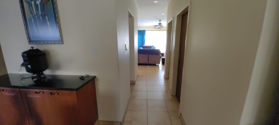 6 Bedroom Property for Sale in Witpoortjie Gauteng