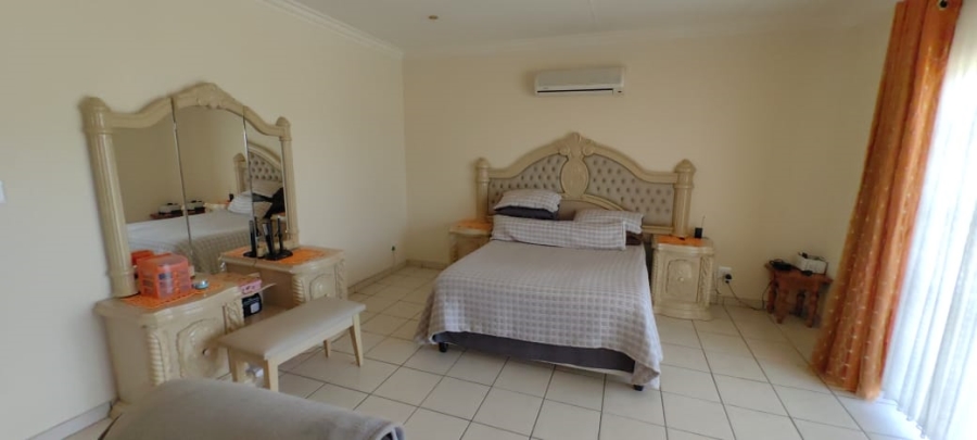 6 Bedroom Property for Sale in Witpoortjie Gauteng