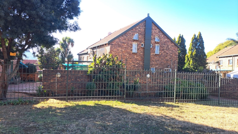 3 Bedroom Property for Sale in Garsfontein Gauteng
