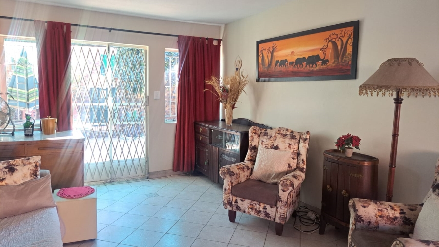 3 Bedroom Property for Sale in Garsfontein Gauteng