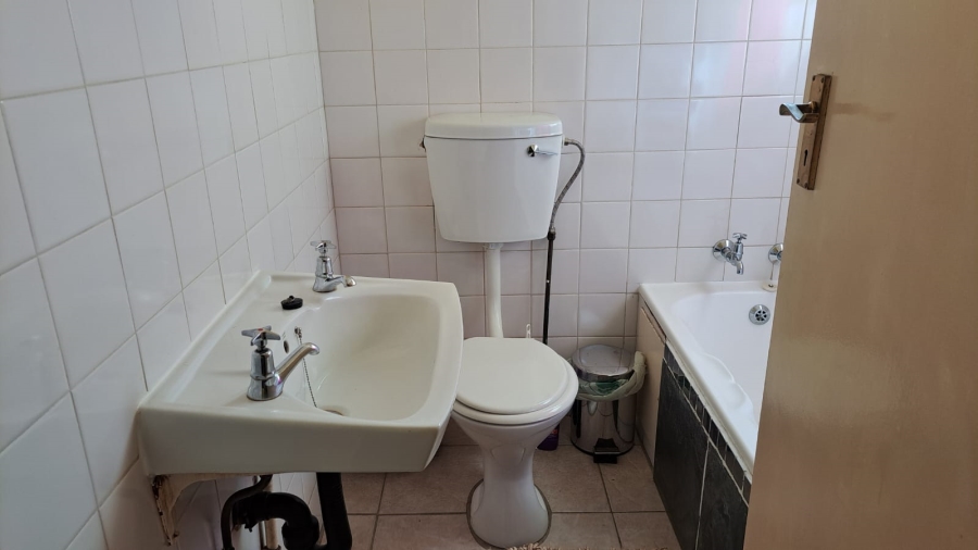 3 Bedroom Property for Sale in Garsfontein Gauteng