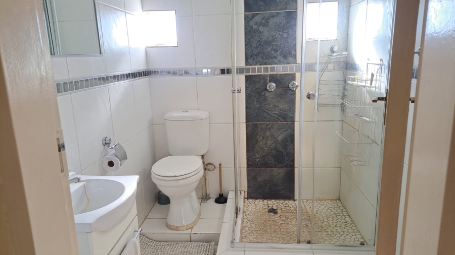 3 Bedroom Property for Sale in Garsfontein Gauteng