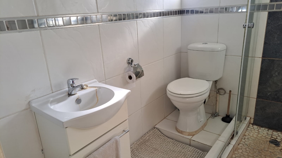 3 Bedroom Property for Sale in Garsfontein Gauteng