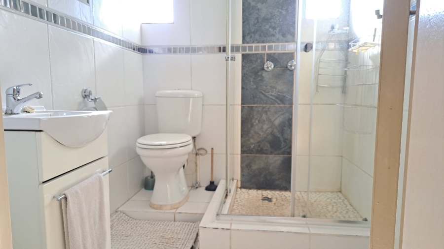 3 Bedroom Property for Sale in Garsfontein Gauteng