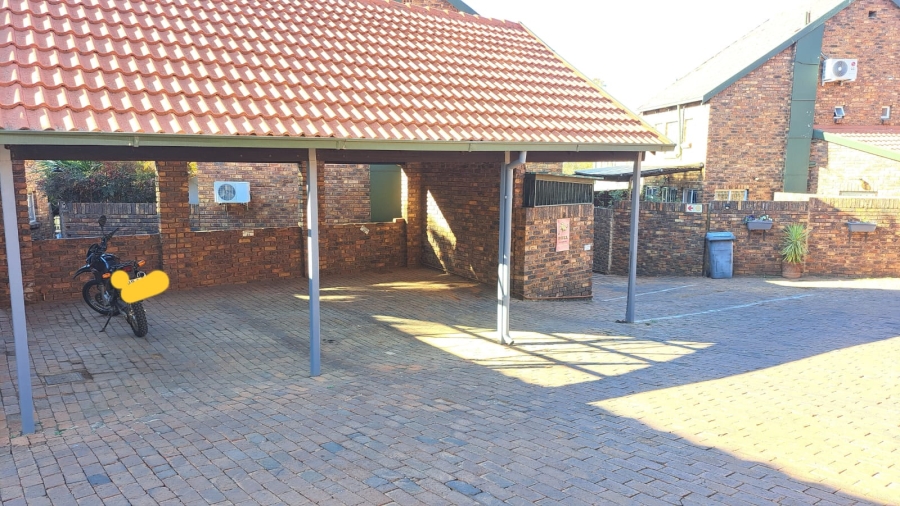 3 Bedroom Property for Sale in Garsfontein Gauteng