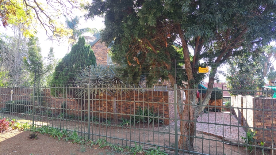 3 Bedroom Property for Sale in Garsfontein Gauteng