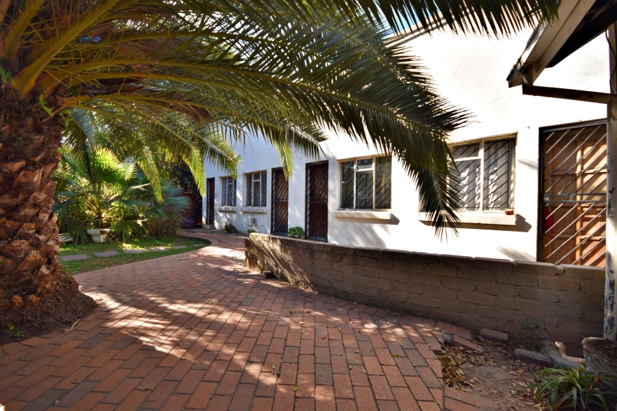 6 Bedroom Property for Sale in Bloubosrand Gauteng