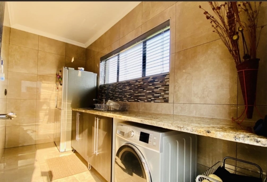 4 Bedroom Property for Sale in Helderwyk Gauteng