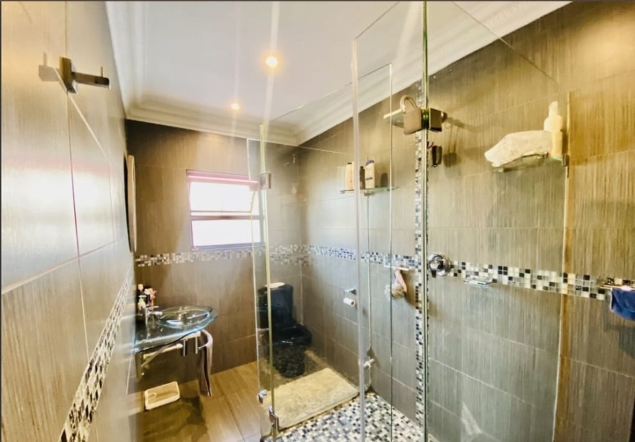 4 Bedroom Property for Sale in Helderwyk Gauteng