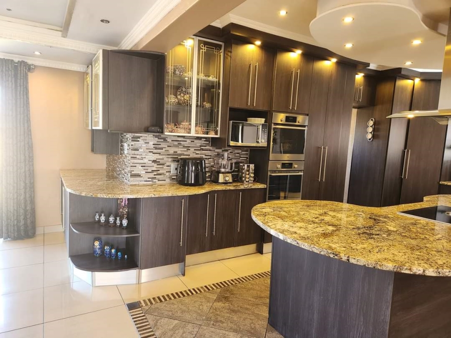 4 Bedroom Property for Sale in Helderwyk Gauteng