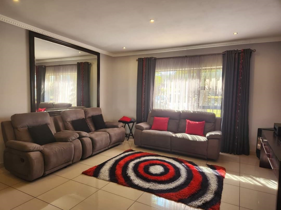 4 Bedroom Property for Sale in Helderwyk Gauteng