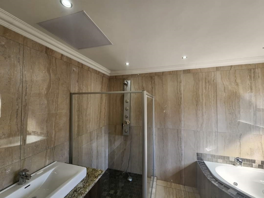 4 Bedroom Property for Sale in Helderwyk Gauteng