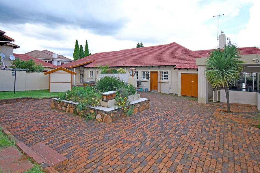 10 Bedroom Property for Sale in Bedfordview Gauteng